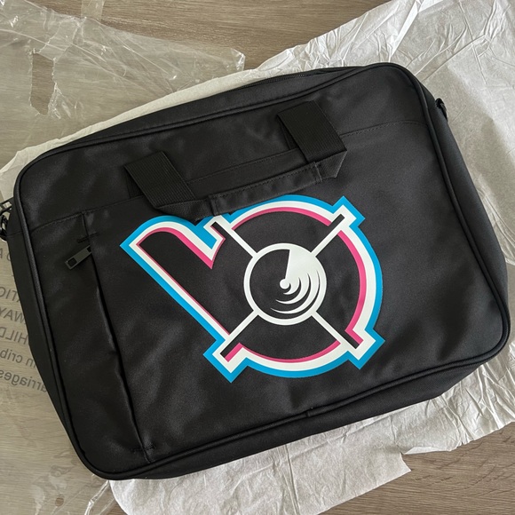 Bang Energy never used Cheetah Laptop case - Picture 5 of 6